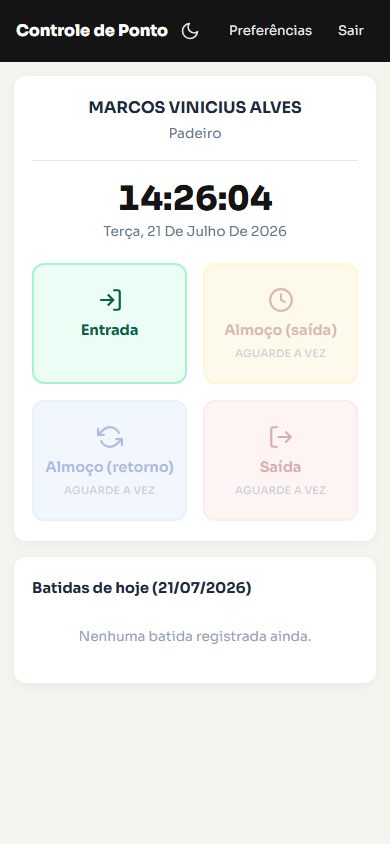 Tela de registro de ponto do texPonto no celular, com os botões de Entrada, Almoço e Saída e as batidas de hoje